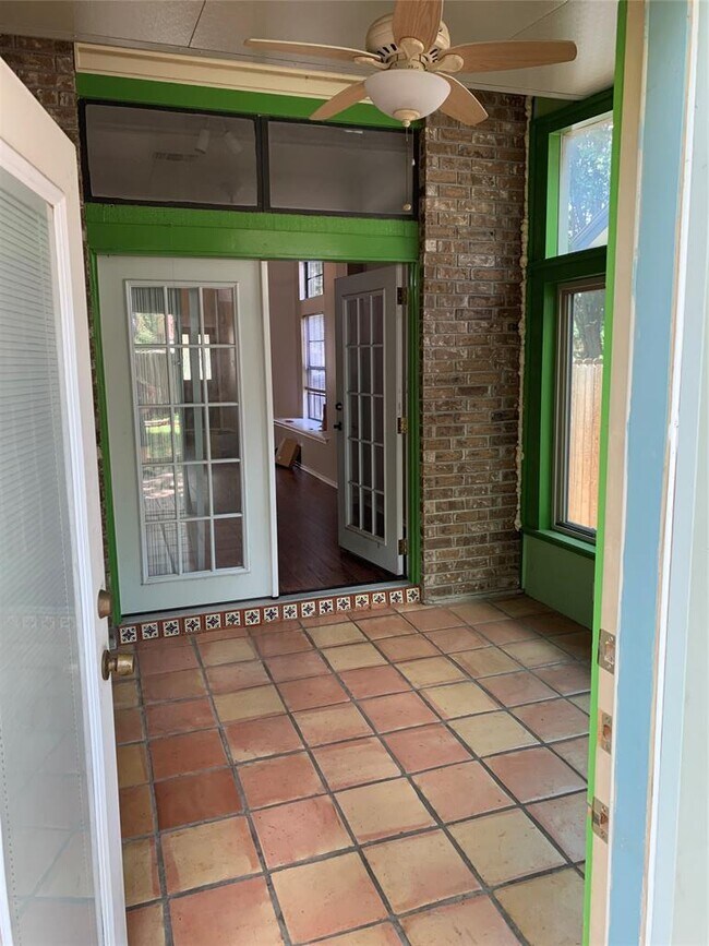 Building Photo - 3215 Tree Grove Dr