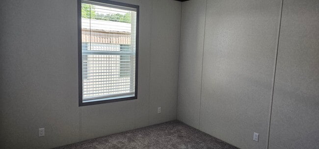 Building Photo - 100 Orchid Dr