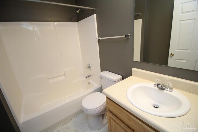 Building Photo - 7161 Pine Blossom Rd