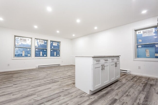 Building Photo - 300 Highland Ave