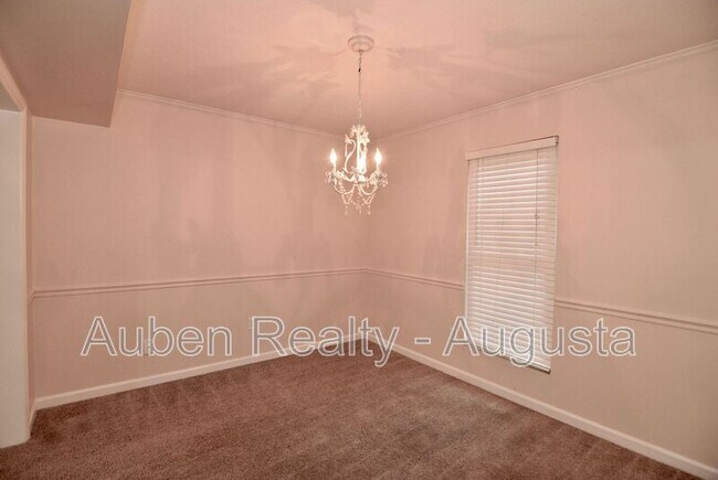 Building Photo - 490 Pheasant Run Dr