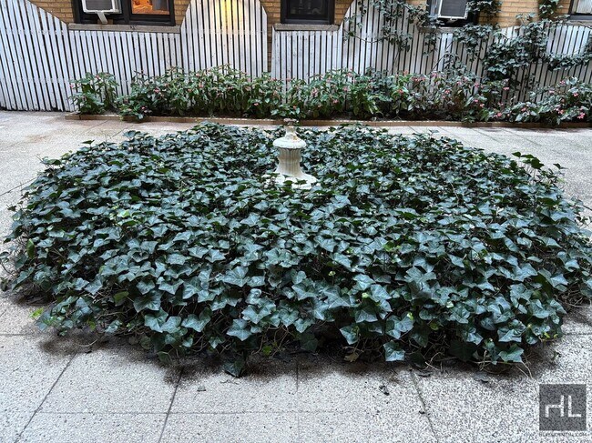 Building Photo - WEST 45 STREET