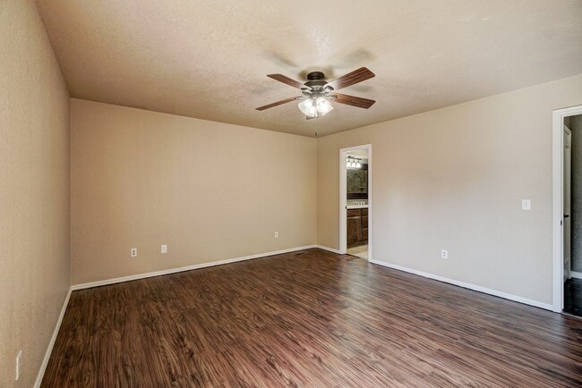 Building Photo - Updated 3-Bedroom Home in SE Edmond with S...