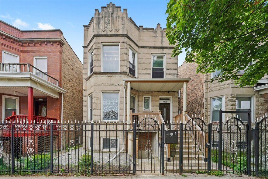 Primary Photo - 3353 W Evergreen Ave