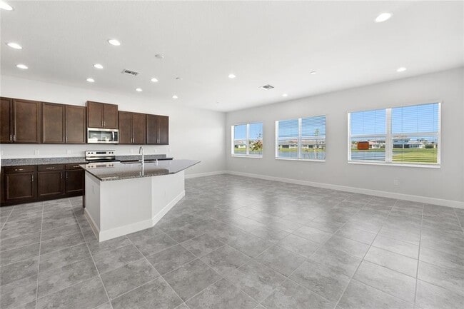 Building Photo - 15000 RedCove Pl