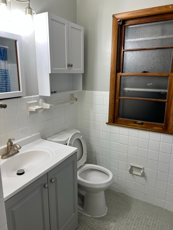 Building Photo - 837 E 218th St