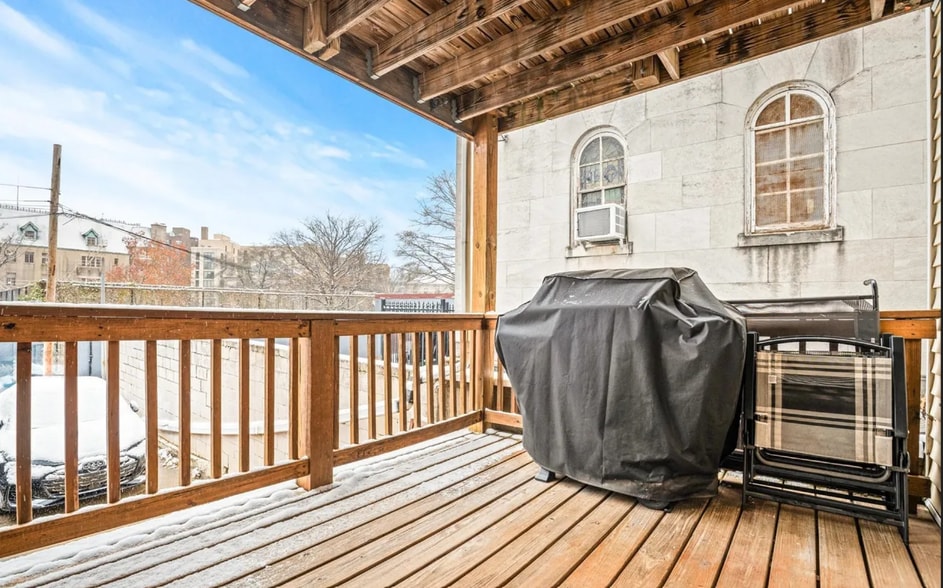 Building Photo - 1512 Park Rd NW