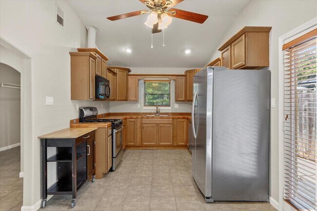 Building Photo - 7604 Robalo Rd
