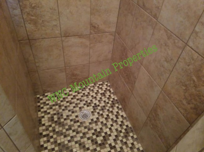 Building Photo - 374 Royal Pines Dr