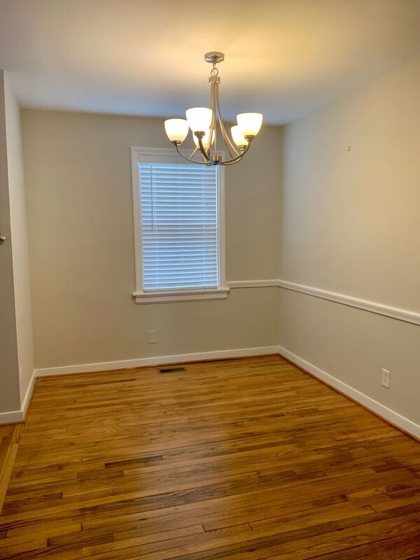 Building Photo - 903 Willow Lawn Dr