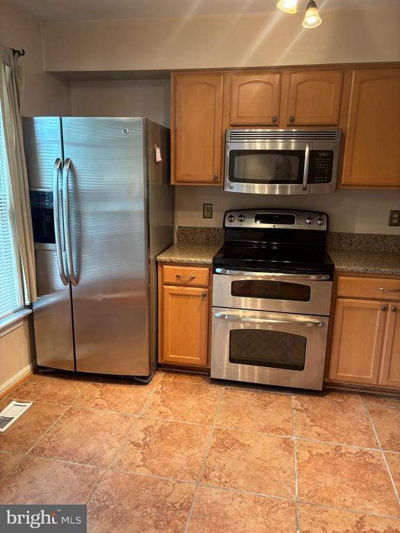 Building Photo - 3961 Conquest Ct