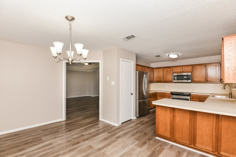 Building Photo - 125 Camelot Dr