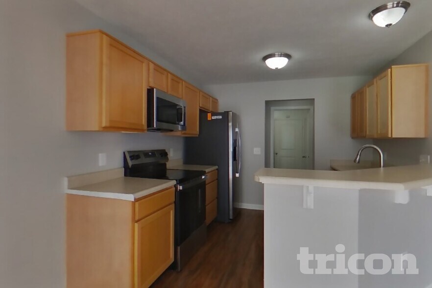 Building Photo - 8183 Dartmoth Ln