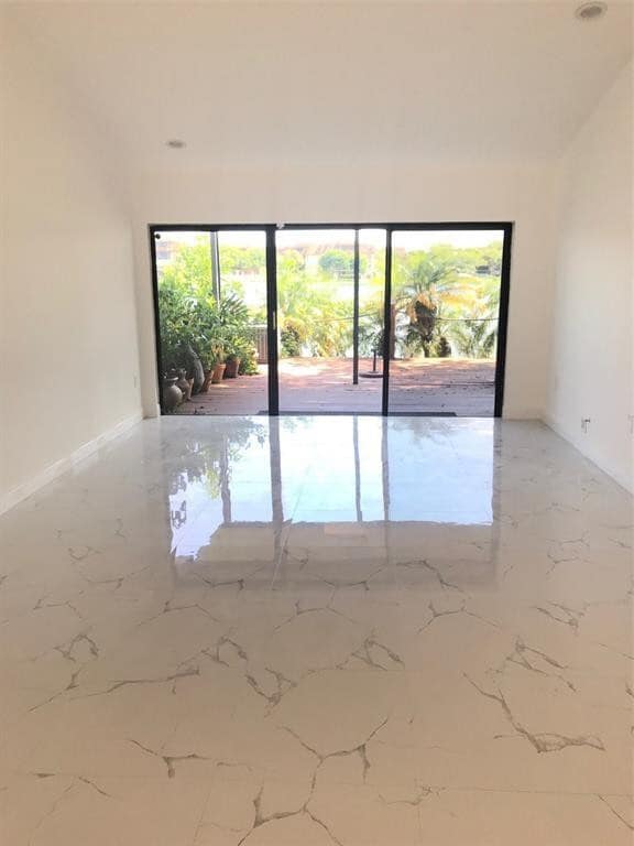 Building Photo - 598 NE 199th Terrace