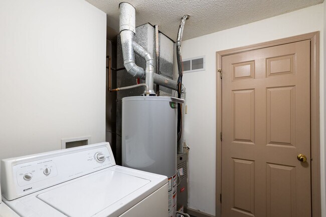 Building Photo - 3256-3258 Wind River Cir.