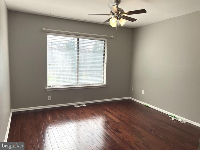 Building Photo - 204 Clover Hill Ct
