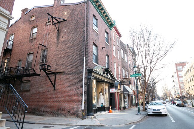 Building Photo - 918 Pine St