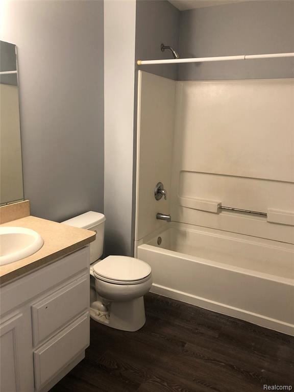 Building Photo - 234 Stonegate E