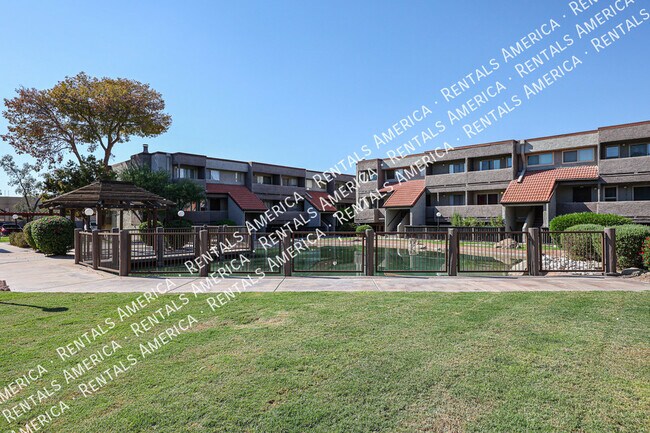 Building Photo - Check out this beautiful 2-bedroom, 2.5 ba...