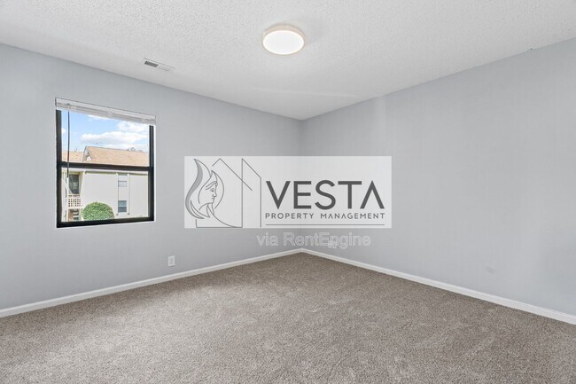 Building Photo - 110 Heywood Rd