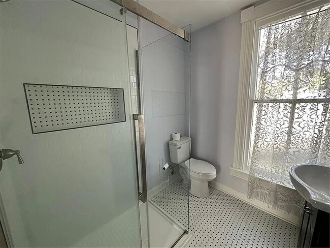 Building Photo - 1610 Union St