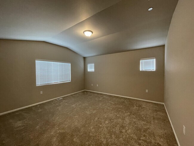 Building Photo - 1037 Timberline Ave