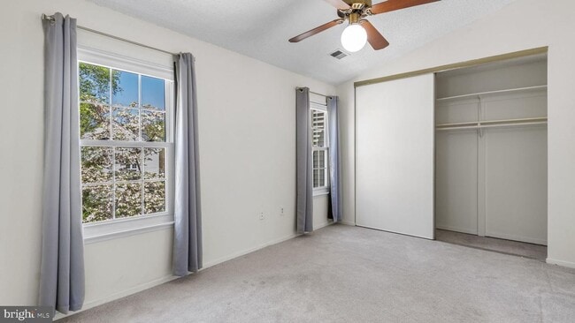 Building Photo - This stunning 3-bedroom, 2-bathroom interior townhome is sure to impress.