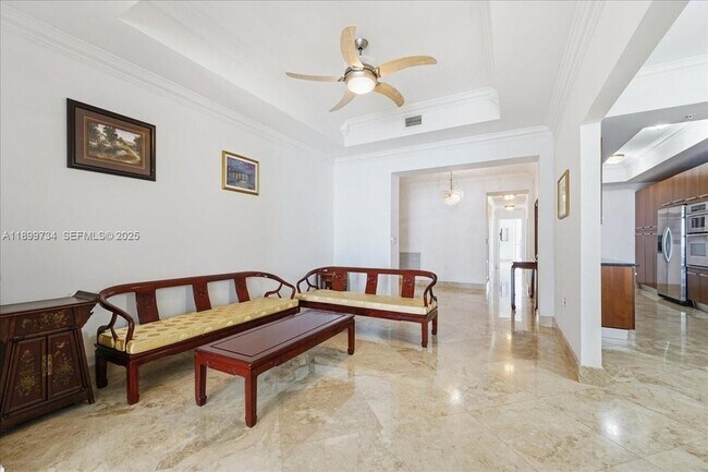 Building Photo - 704 N Ocean Blvd