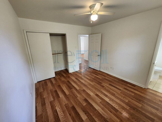 Building Photo - 29 Brookview Dr