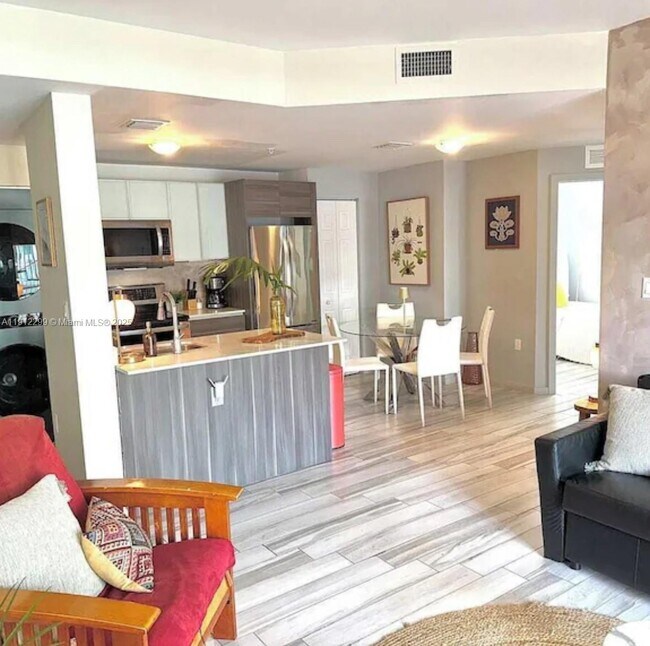 Building Photo - 481 NE 29th St