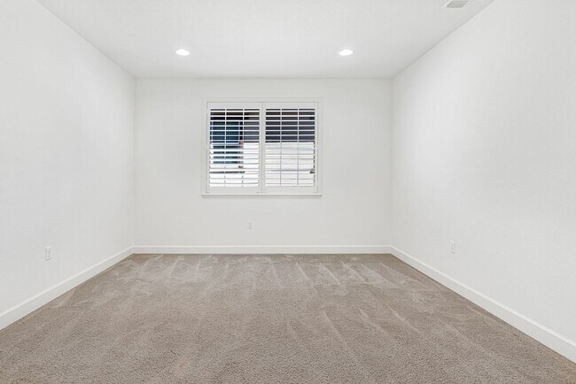 Building Photo - Charming 4BR/4BA Single-Family Home in Sou...