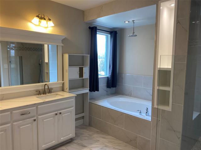 Building Photo - 2920 Pinehurst Ln