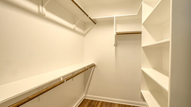 Building Photo - 2209 John Ross Ct
