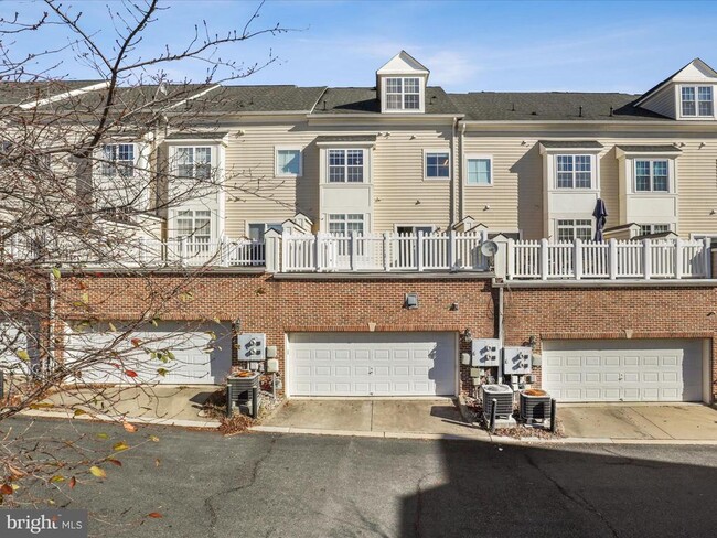 Building Photo - 4815 Dashiell Pl