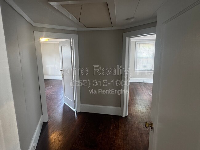 Building Photo - 1201 Evergreen Rd