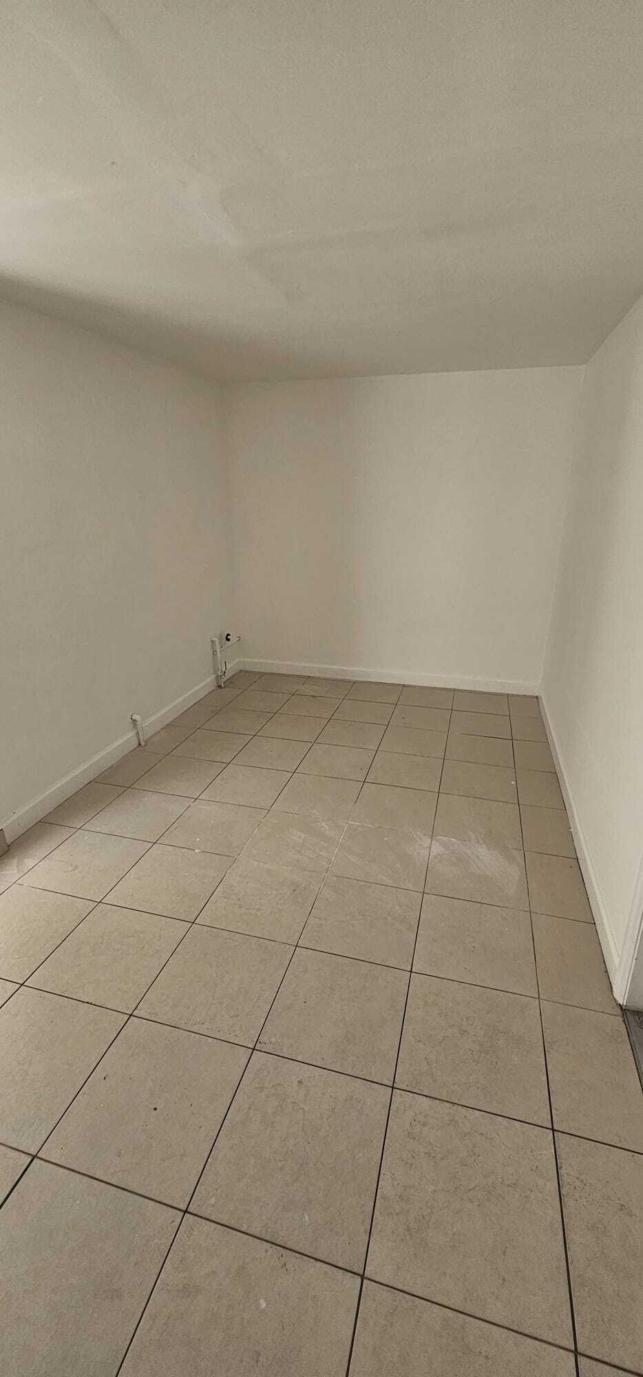 Building Photo - 1944 Adams St