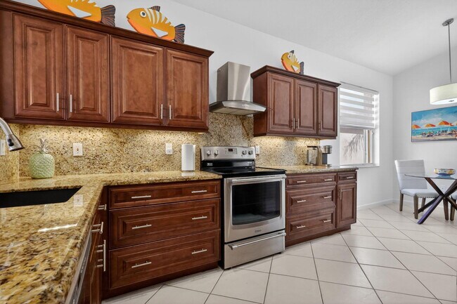 Building Photo - 7116 Cataluna Cir