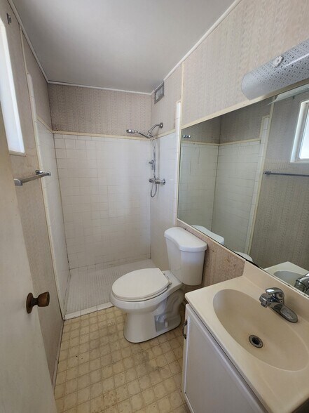 Building Photo - 7025 E 39th Pl