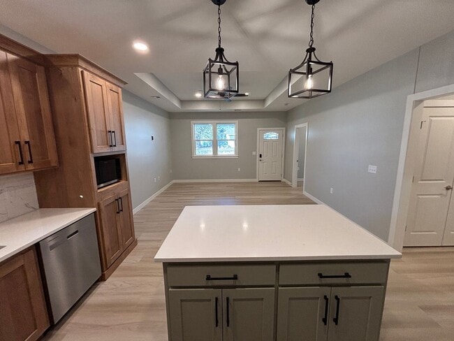 Building Photo - Stunning New Build in Central Manhattan! Available NOW!