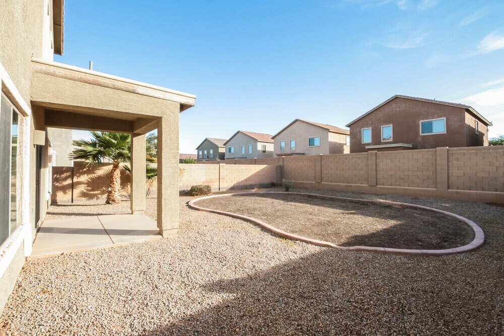 Building Photo - 735 W Fruit Tree Ln