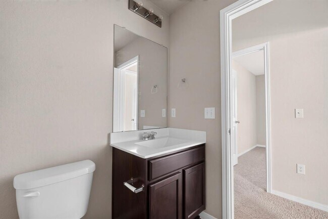 Building Photo - 402 Pentire Way