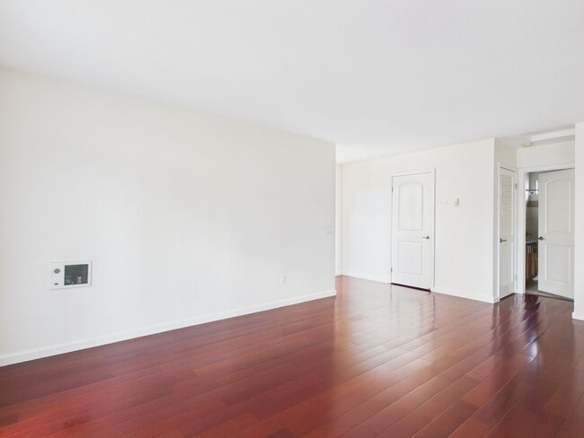 Building Photo - Kimberly Place Condo 1 bed 1 bath . In uni...