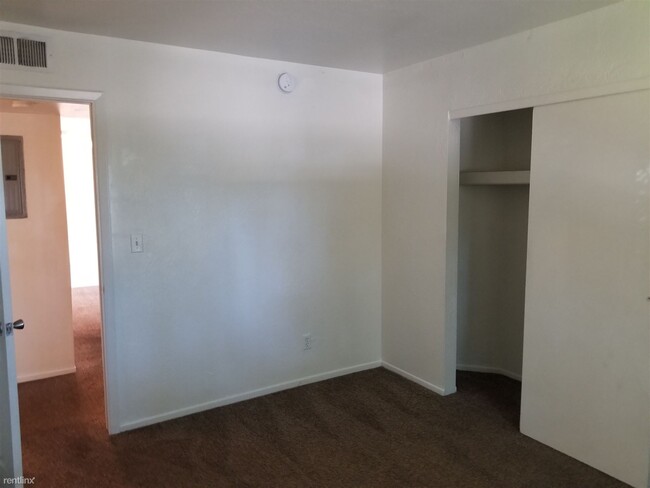 Building Photo - 3 br, 2 bath Condo - 16602 North 25th Stre...