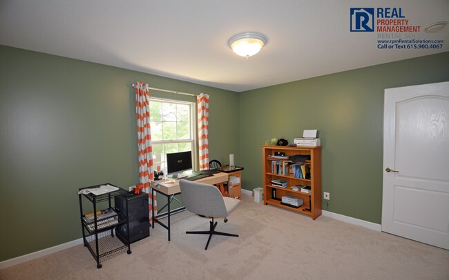 Building Photo - Lovely 2BR/2.5 BA Murfreesboro townhome close to I-24! Washer/dryer included!