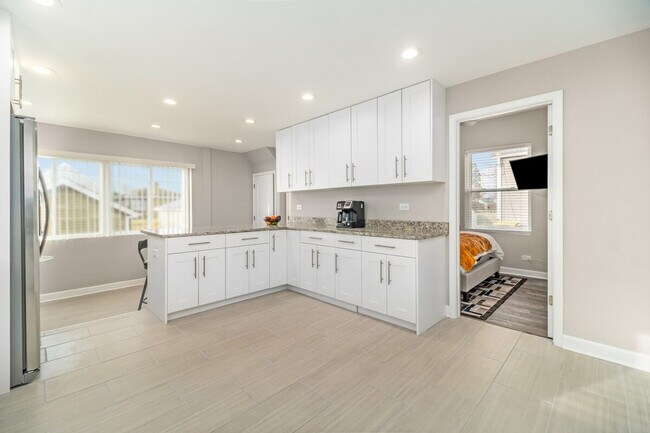 Building Photo - 7411 W 56th St