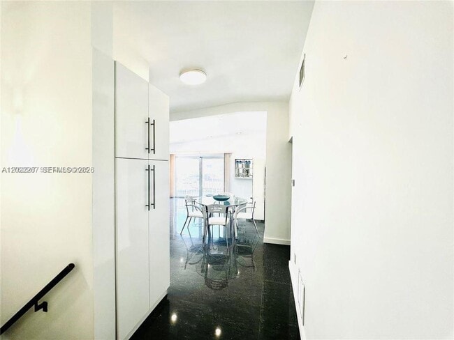 Building Photo - 3751 NE 170th St