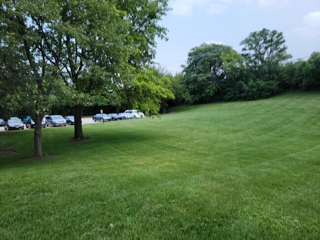 Building Photo - 1018 Castilian Ct