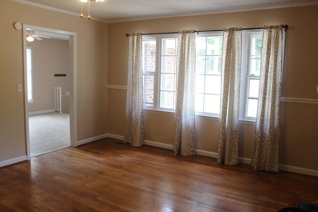 Building Photo - 5817 Dobson Dr