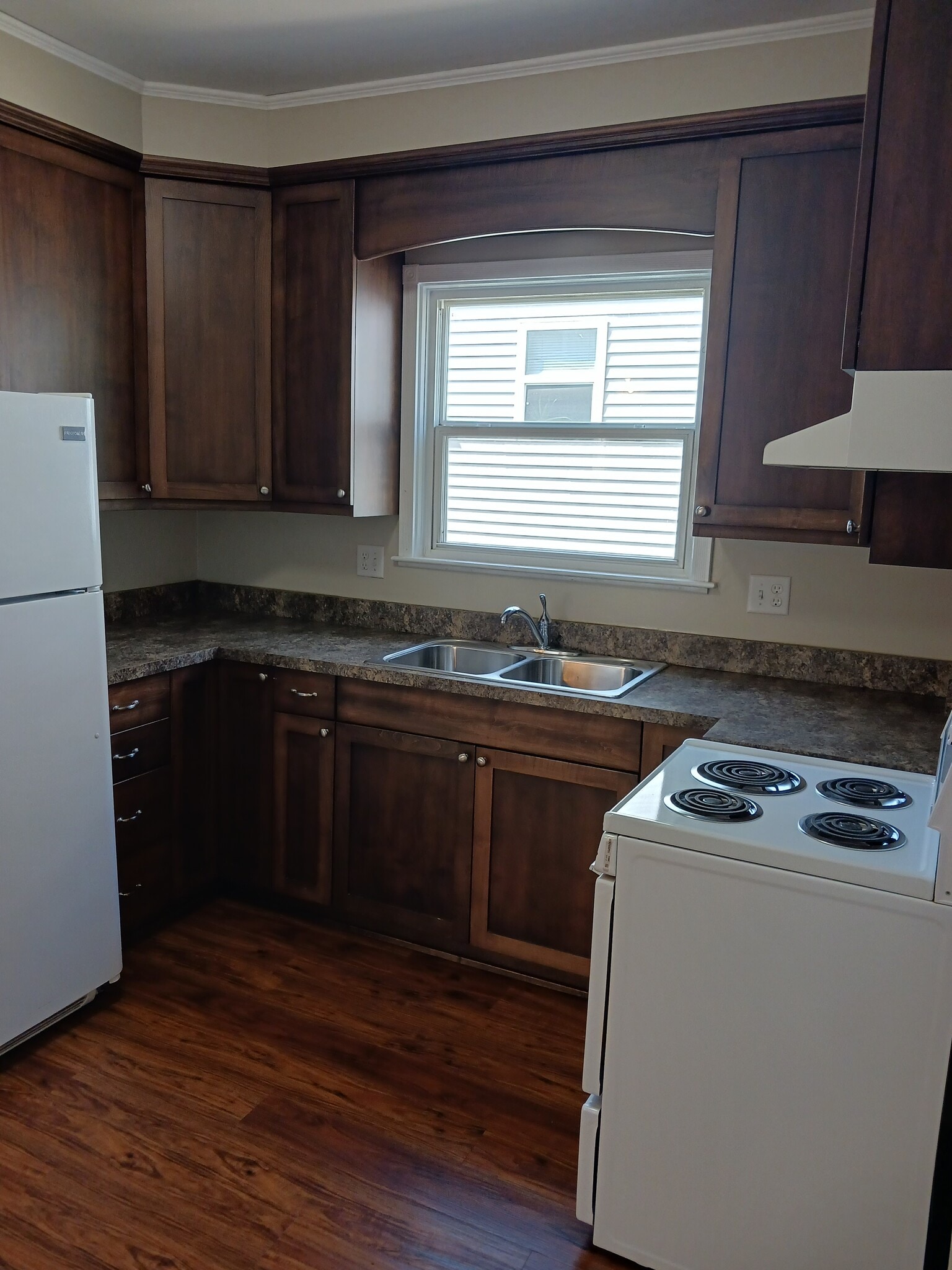Kitchen - 435 S Dodge St