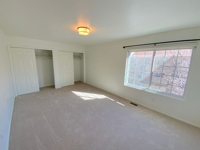 Building Photo - 2 Bedroom Townhome Available Near W Cheyenne Blvd & S Nevada Ave